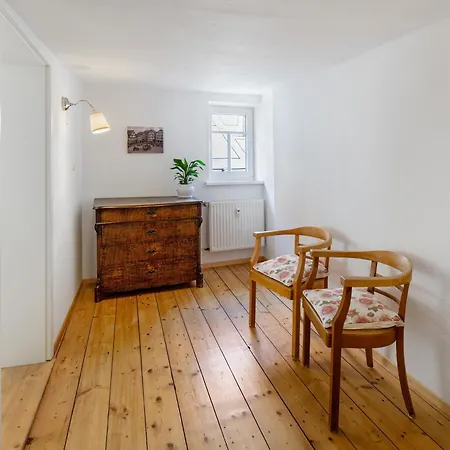 Omi Anni Apartment *